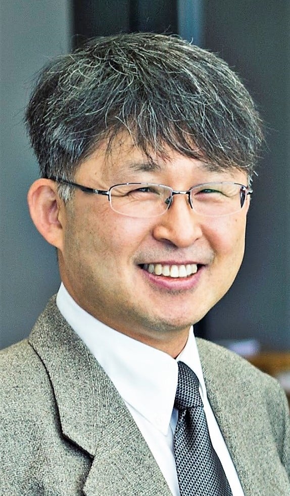 Surviving in Science: a First Generation Korean Experience